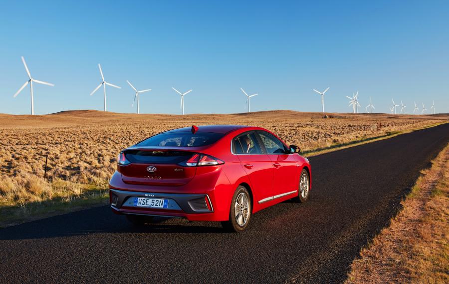  Hyundai IONIQ Plug-in Hybrid (AE) 2019 года  (AU) (фото 19 из 33)